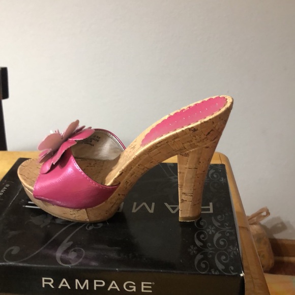 Cute step in - Picture 2 of 3